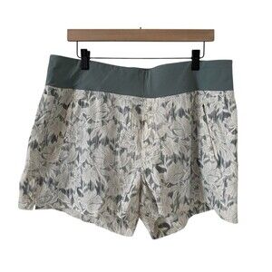 Athleta Trekkie North Shorts Women's Size 16 Green White Floral Lace Pull On